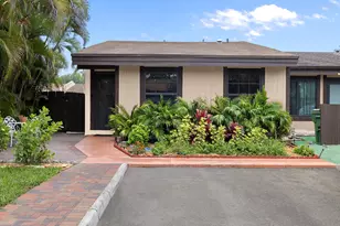 2331 Peach Ct, Pembroke Pines, FL 33026 - Photo 1