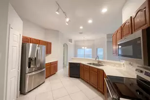 5864 NW Hann Dr, Port Saint Lucie, FL 34986 - Photo 7