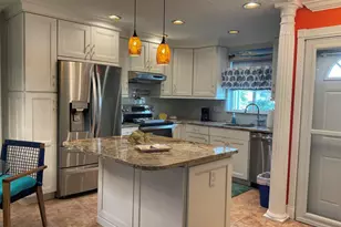 2847 Ashley Dr W, West Palm Beach, FL 33415 - Photo 7