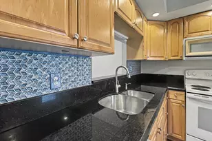5171 W Oakland Park Blvd, Lauderdale Lakes, FL 33313 - Photo 3