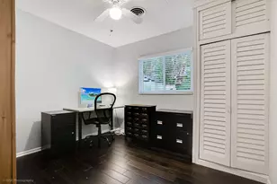 1568 NE 39th St, Oakland Park, FL 33334 - Photo 25