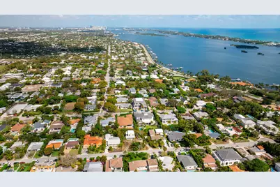 145 Alhambra Place, West Palm Beach, FL 33405 - Photo 9