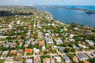 145 Alhambra Pl, West Palm Beach, FL 33405 - Photo 9