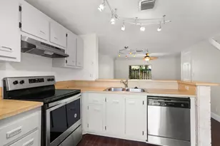2521 NE 15th St, Pompano Beach, FL 33062 - Photo 9