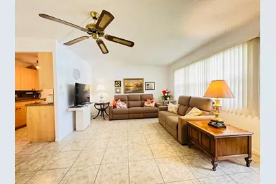 1146 Cambridge G, Deerfield Beach, FL 33442 - Photo 3