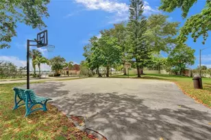 111 Lake Emerald Dr, Oakland Park, FL 33309 - Photo 25