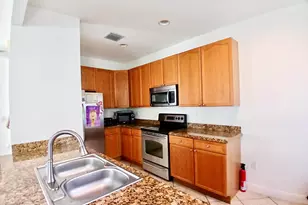 247 Lake Monterey Cir, Boynton Beach, FL 33426 - Photo 5