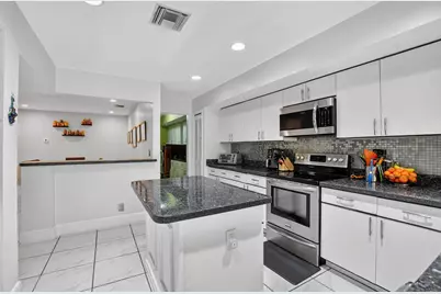 10548 Mendocino Lane, Boca Raton, FL 33428 - Photo 21