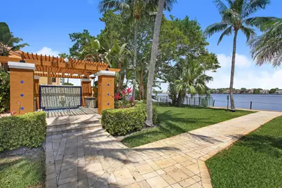 107 Yacht Club Way #102, Hypoluxo, FL 33462 - Photo 13
