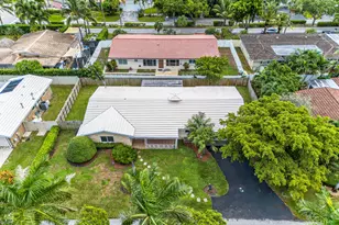 2750 SE 3rd St, Pompano Beach, FL 33062 - Photo 1