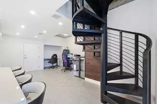 13800 Highland Dr, North Miami Beach, FL 33181 - Photo 5