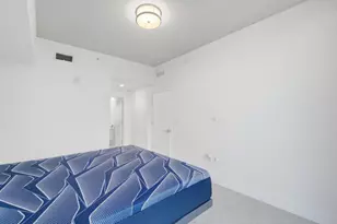 13800 Highland Dr, North Miami Beach, FL 33181 - Photo 13