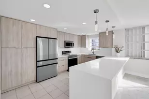 2780 NE 183rd St, Aventura, FL 33160 - Photo 9