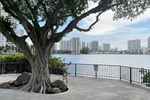 2780 NE 183rd St, Aventura, FL 33160 - Photo 5