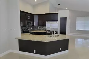 928 Falling Water Rd, Weston, FL 33326 - Photo 1