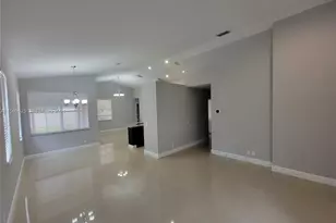 928 Falling Water Rd, Weston, FL 33326 - Photo 5