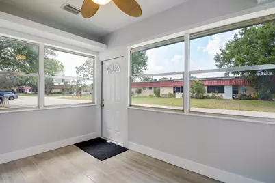 714 Nantucket Circle #B, Lake Worth, FL 33467 - Photo 5