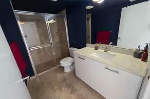 41 SE 5th St, Miami, FL 33131 - Photo 9