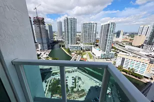 41 SE 5th St, Miami, FL 33131 - Photo 3