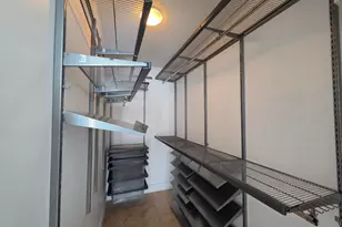 41 SE 5th St, Miami, FL 33131 - Photo 15