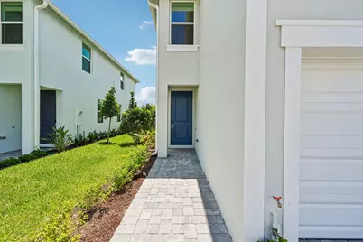 602 Salisbury Circle, Fort Pierce, FL 34982 - Photo 3