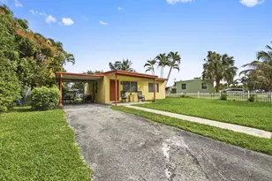 291 Tulip Tree Dr, Lantana, FL 33462 - Photo 3