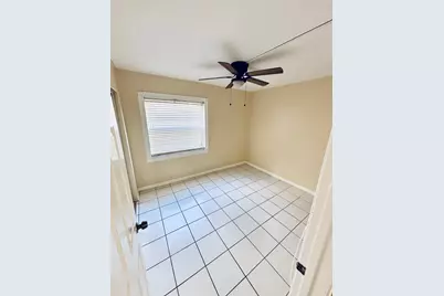 1011 Twin Lakes Drive, Coral Springs, FL 33071 - Photo 9