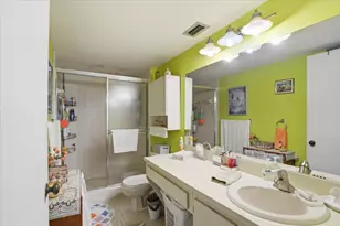 2220 N Cypress Bend Dr, Pompano Beach, FL 33069 - Photo 15