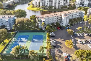 2220 N Cypress Bend Dr, Pompano Beach, FL 33069 - Photo 25