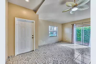 556 E Ridge Cir Circle N, Boynton Beach, FL 33435 - Photo 9