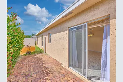556 E Ridge Cir Circle N, Boynton Beach, FL 33435 - Photo 5