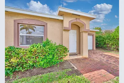 556 E Ridge Cir Circle N, Boynton Beach, FL 33435 - Photo 1
