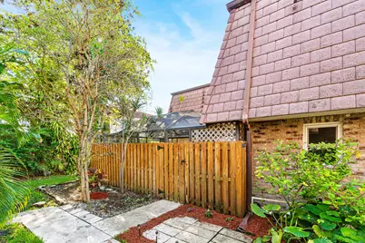 7536 E Courtyard Run E, Boca Raton, FL 33433 - Photo 7