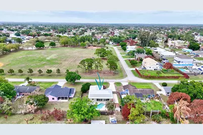 542 NW La Brea Avenue, Port Saint Lucie, FL 34983 - Photo 35