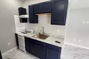 649 NW Fairhaven Dr, Port Saint Lucie, FL 34983 - Photo 3