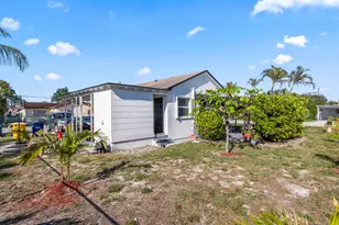 1031 N E St, Lake Worth Beach, FL 33460 - Photo 11