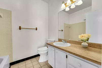 100 E Hemingway Circle, Margate, FL 33063 - Photo 15