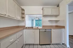 9470 Poinciana Pl, Davie, FL 33324 - Photo 15