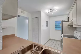 9470 Poinciana Pl, Davie, FL 33324 - Photo 17