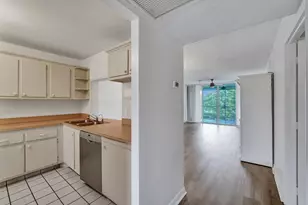 9470 Poinciana Pl, Davie, FL 33324 - Photo 7