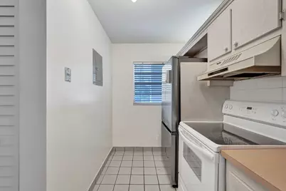 9470 Poinciana Place #308, Davie, FL 33324 - Photo 11