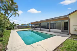 68 W Arch Dr, Lake Worth, FL 33467 - Photo 5