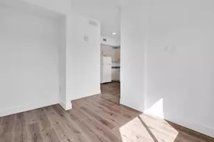 2130 NW 37th St, Miami, FL 33142 - Photo 9