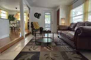 8661 SW 18th Pl, Davie, FL 33324 - Photo 11