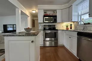 8661 SW 18th Pl, Davie, FL 33324 - Photo 5