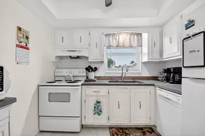 2758 Emory Drive W, West Palm Beach, FL 33415 - Photo 7