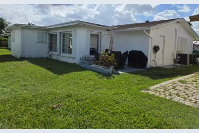 4504 NW 43rd Terrace, Tamarac, FL 33319 - Photo 3