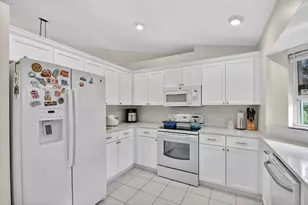 2453 Stonegate Dr, Wellington, FL 33414 - Photo 9