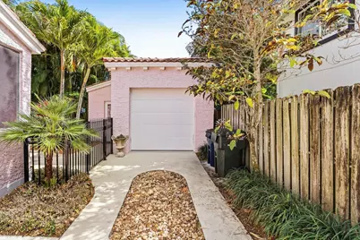 217 SE Coconut Avenue, Stuart, FL 34996 - Photo 9