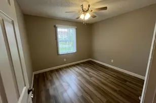 2122 SE Heathwood Cir, Port Saint Lucie, FL 34952 - Photo 9